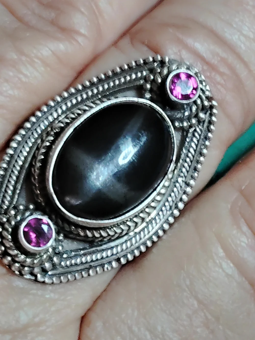 BLACK STAR OF INDIA, ELONGATED, 💯 STERLING RING. ORISSA GARNET ACCENT. SIZE 11